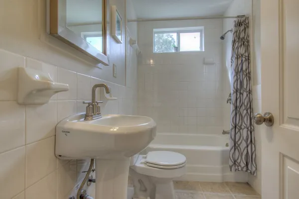 $3,000 | 7608 Delafield Lane, Austin, TX 78752