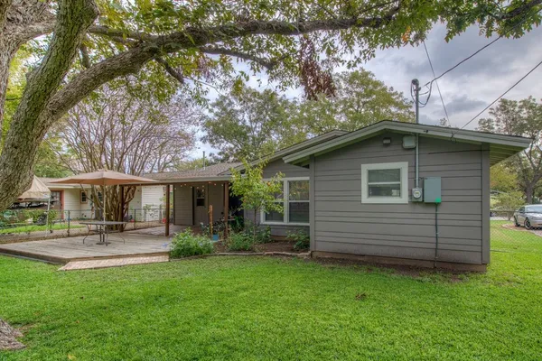 $3,000 | 7608 Delafield Lane, Austin, TX 78752