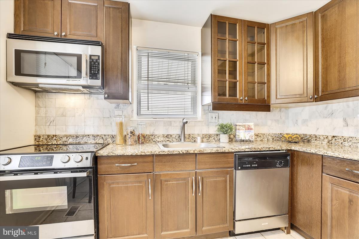 4711 Sargent Road Northeast Washington, DC 20017 - Photo 3 of 30 Kitchen
