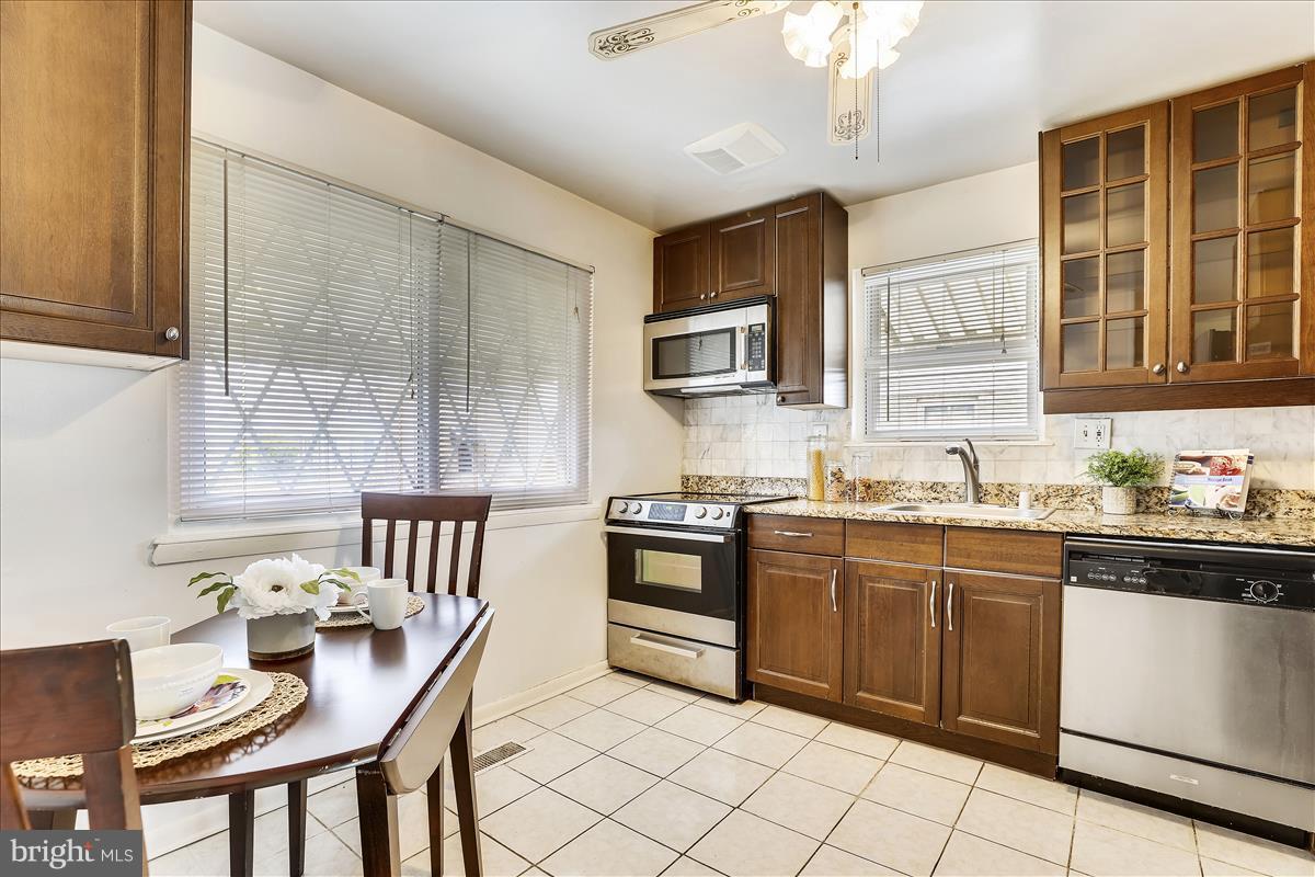 4711 Sargent Road Northeast Washington, DC 20017 - Photo 4 of 30 Kitchen
