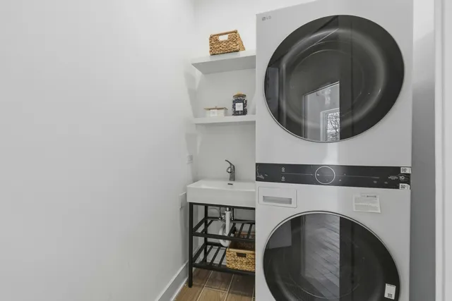 $675,000 | 19 Marina Drive, Des Plaines, IL 60016