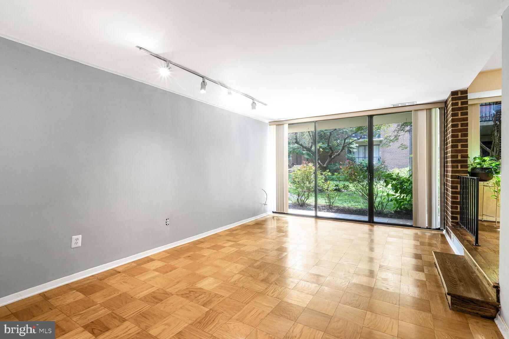 2112 Bonnywood Lane, Unit 2102 Silver Spring, MD 20902 - Photo 3 of 18