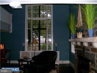 224 Pembroke Avenue Wayne, PA 19087 - Photo 6 of 6 a living room with furniture and a potted plant