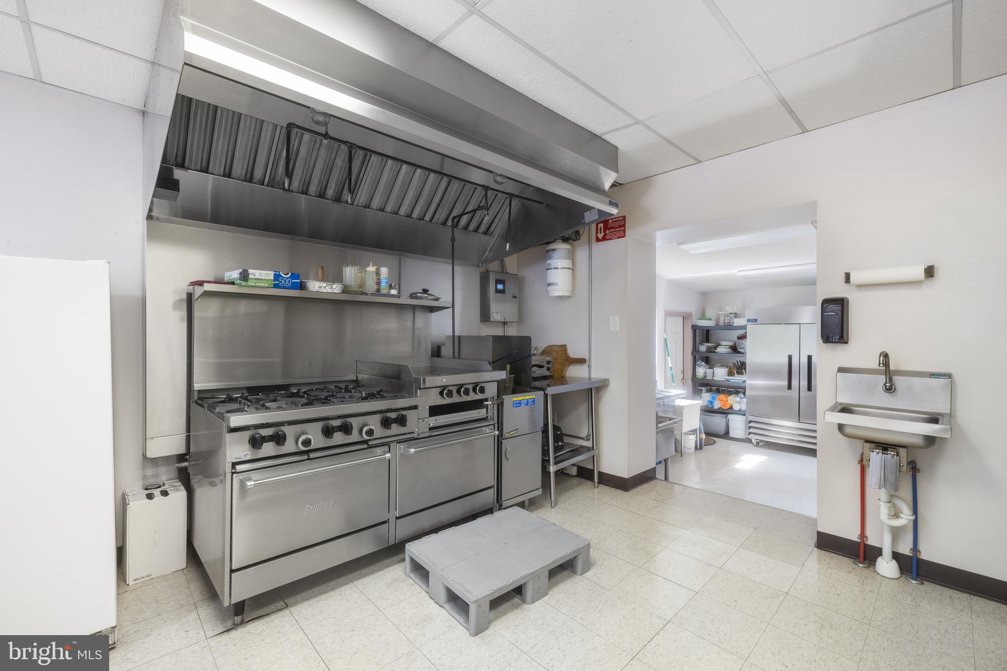341 Old Bethlehem Road Quakertown, PA 18951 - Photo 49 of 60 Kitchen Equipment in store