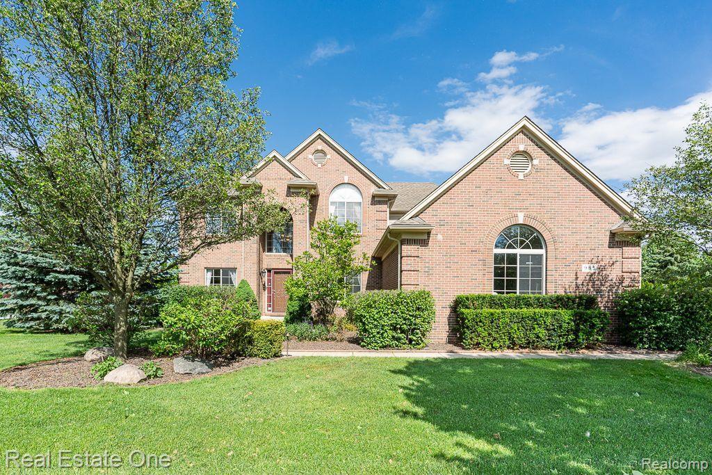 985 Monterey Ln. Rochester Hills, MI 48307 - Photo 1 of 54