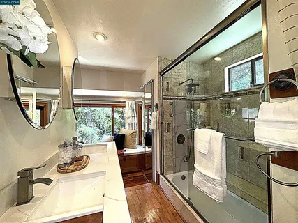 $1,699,000 | 163 El Toyonal, Orinda, CA 94563