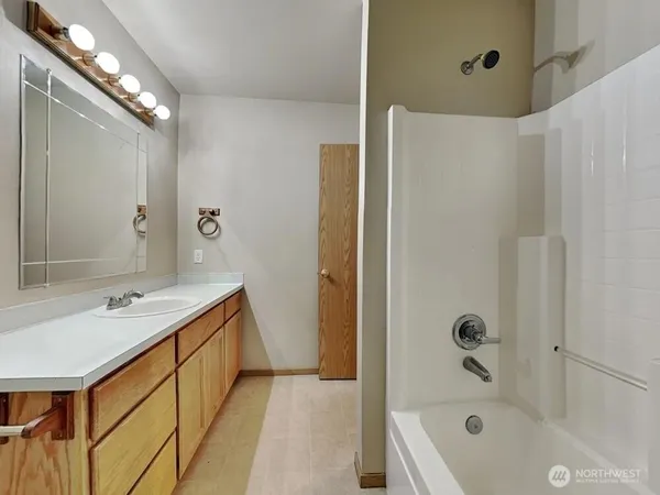 $2,560 | 17302 26th Avenue East, Unit 1, Tacoma, WA 98445