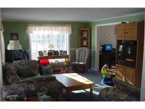 6 Cyril Road Derry, NH 03038 - Photo 3 of 4