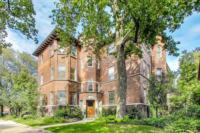 $324,500 | 5515 South Woodlawn Avenue, Unit 3S, Chicago, IL 60637