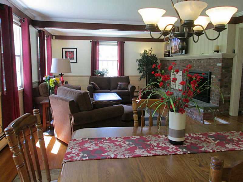 317 Albion Road Lincoln, RI 02865 - Photo 11 of 22 Dining Area.