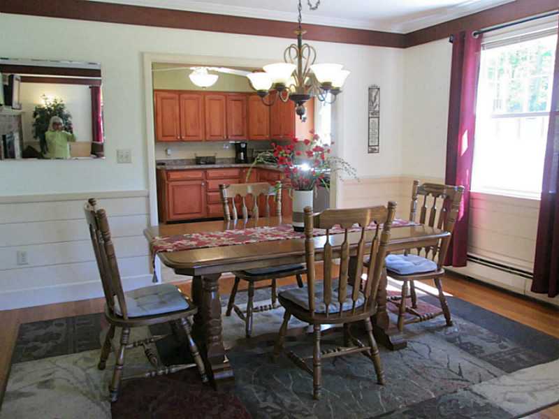 317 Albion Road Lincoln, RI 02865 - Photo 14 of 22 Dining Area.