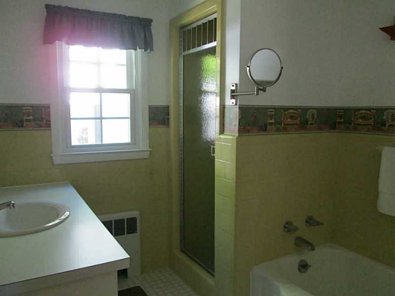 317 Albion Road Lincoln, RI 02865 - Photo 17 of 22 Bathroom.