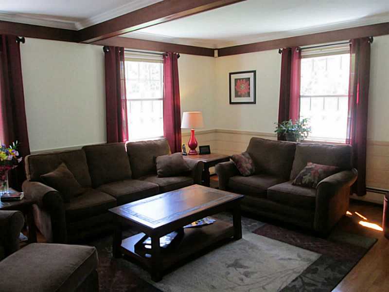 317 Albion Road Lincoln, RI 02865 - Photo 21 of 22 Living Room.