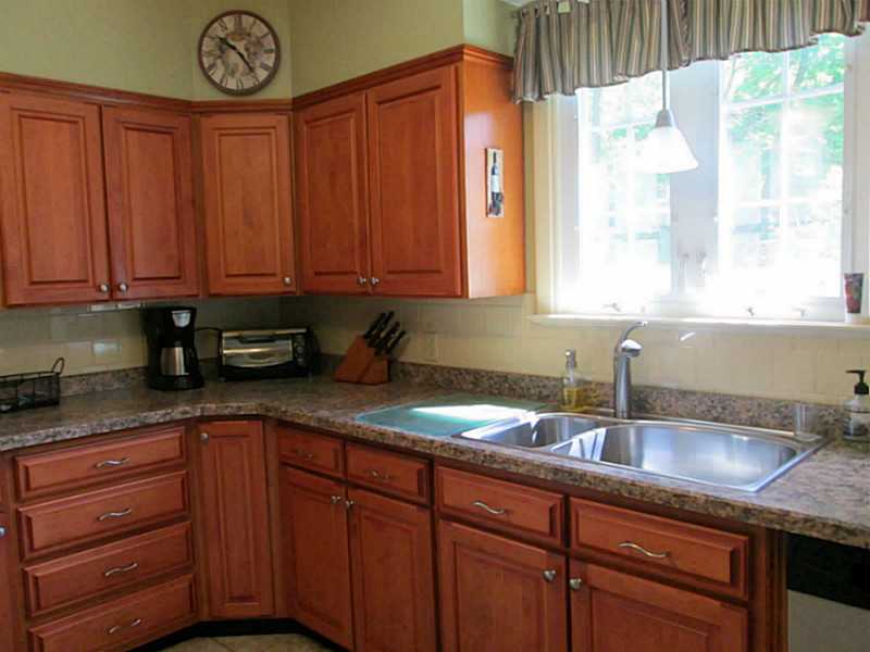 317 Albion Road Lincoln, RI 02865 - Photo 9 of 22 Kitchen.