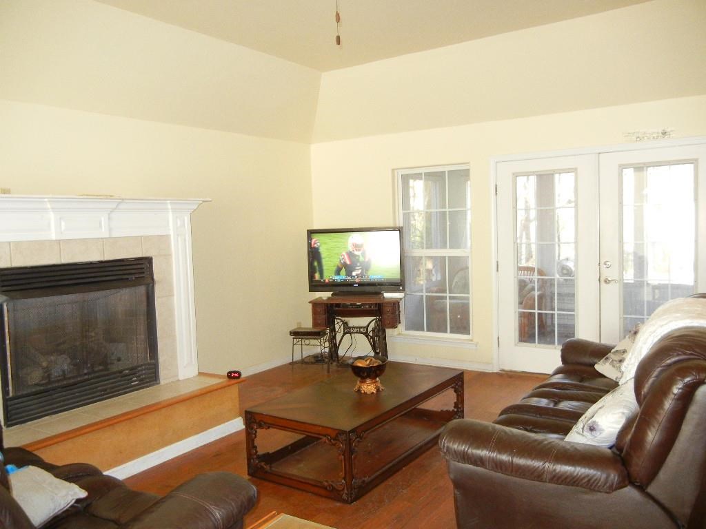 1870 Campbell Road Millington, TN 38053 - Photo 9 of 25 Fireplace, Hickory wood floor