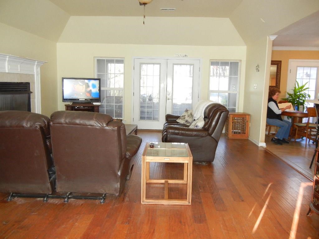 1870 Campbell Road Millington, TN 38053 - Photo 10 of 25 22x18, Hickory wood floor