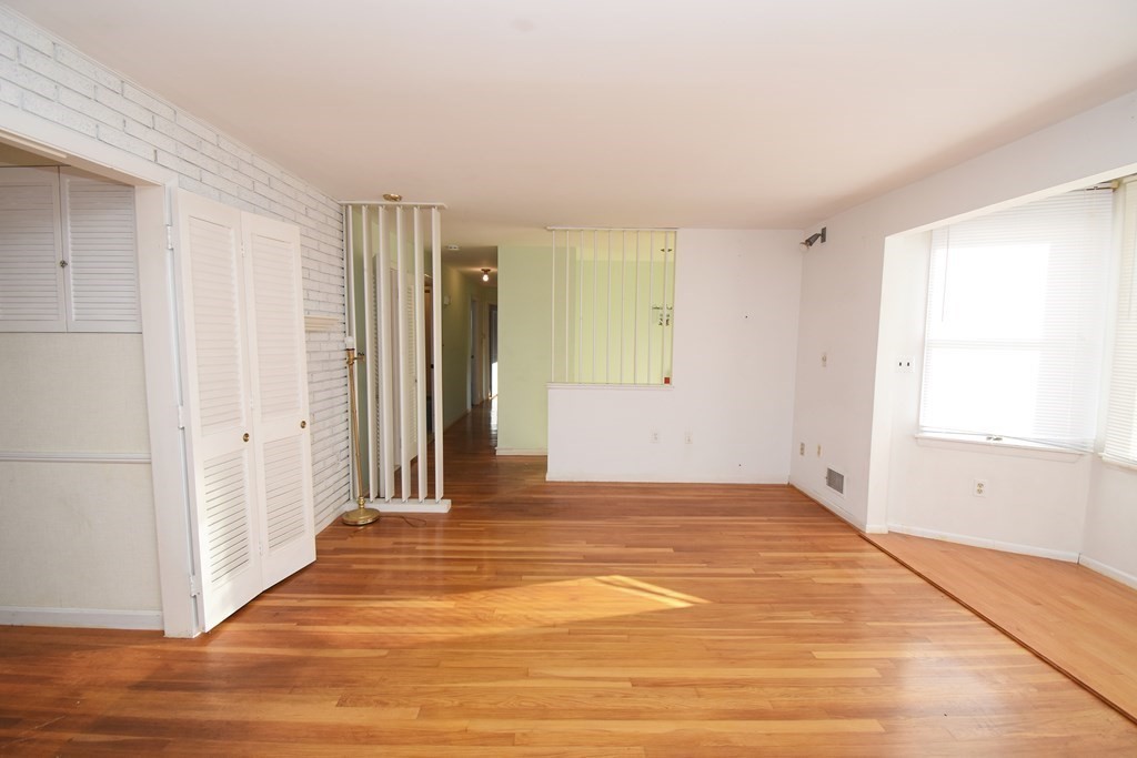 18 Woodmere Road Framingham, MA 01701 - Photo 8 of 35 Gallery Image 8