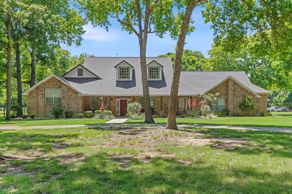 a house view with a outdoor space