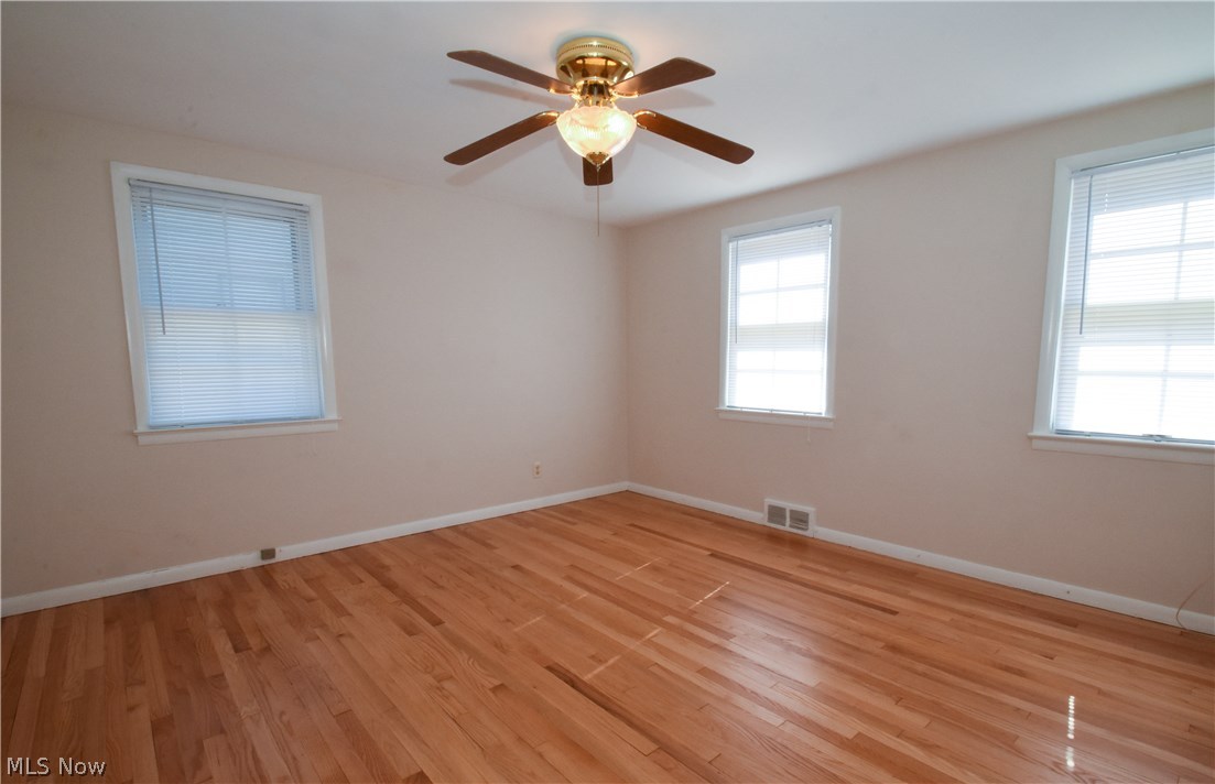 4033 Corwin Road Cleveland, OH 44121 - Photo 16 of 25