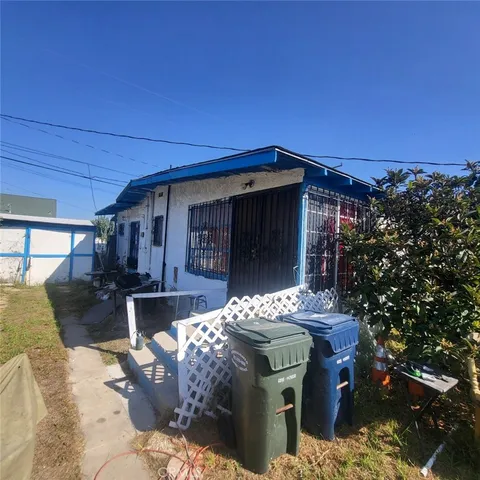 a view of outdoor space yard and patio