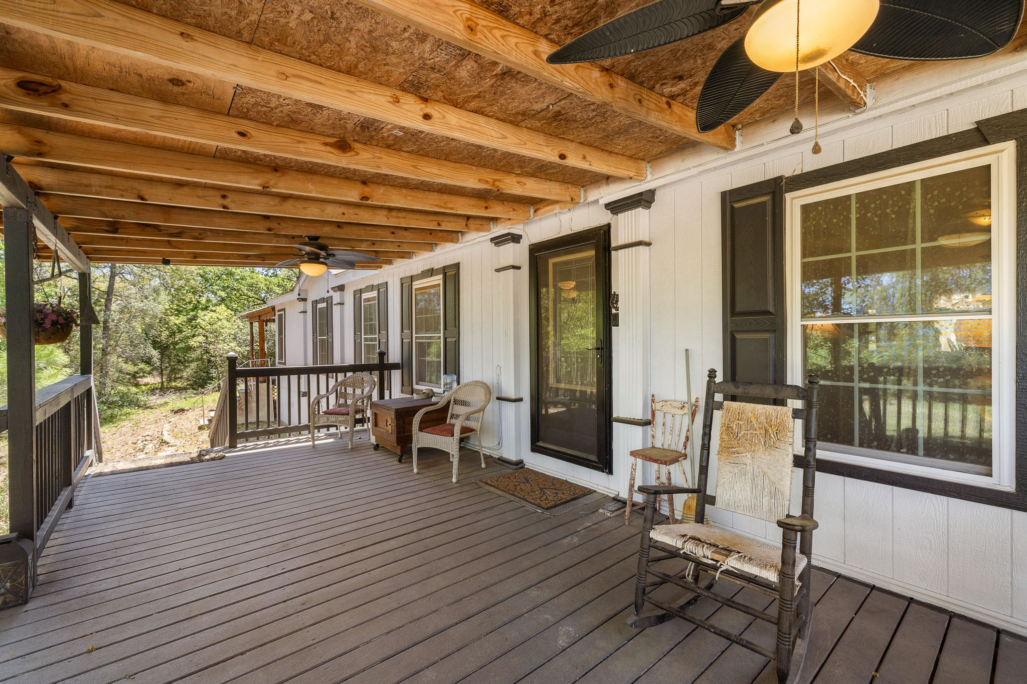 541 Hidden Oaks Drive Elgin, TX 78621 - Photo 5 of 40 Front porch for sitting and rocking!