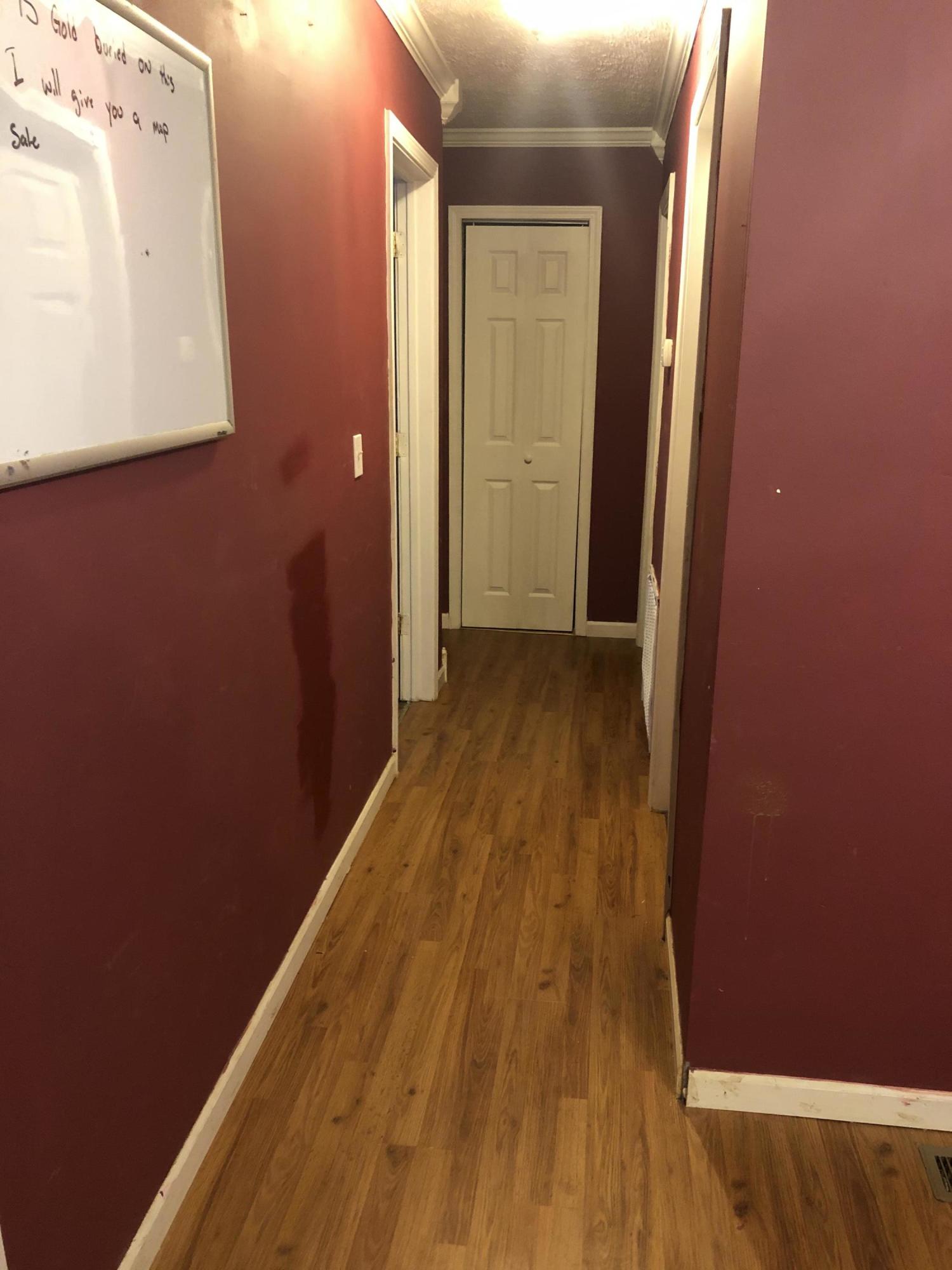 1046 Satterfield Road Maynardville, TN 37807 - Photo 15 of 26 Hallway