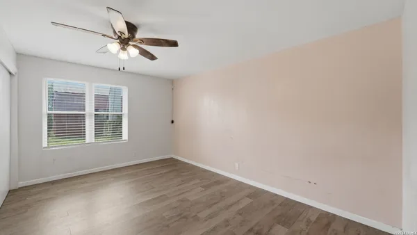$380,000 | 106 County Road 6611, Devine, TX 78016
