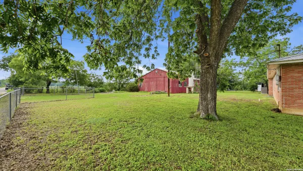 $380,000 | 106 County Road 6611, Devine, TX 78016