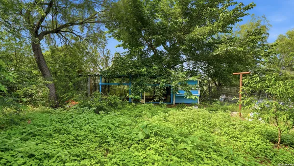 $380,000 | 106 County Road 6611, Devine, TX 78016