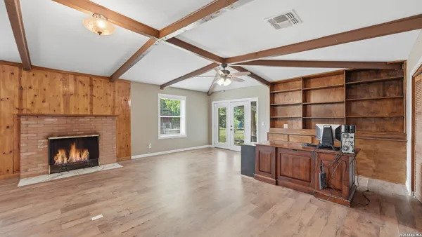 $380,000 | 106 County Road 6611, Devine, TX 78016