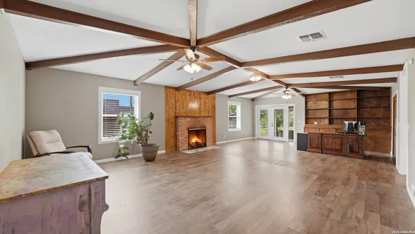 $380,000 | 106 County Road 6611, Devine, TX 78016