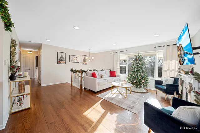 $340,000 | 7436 160th Street, Tinley Park, IL 60477