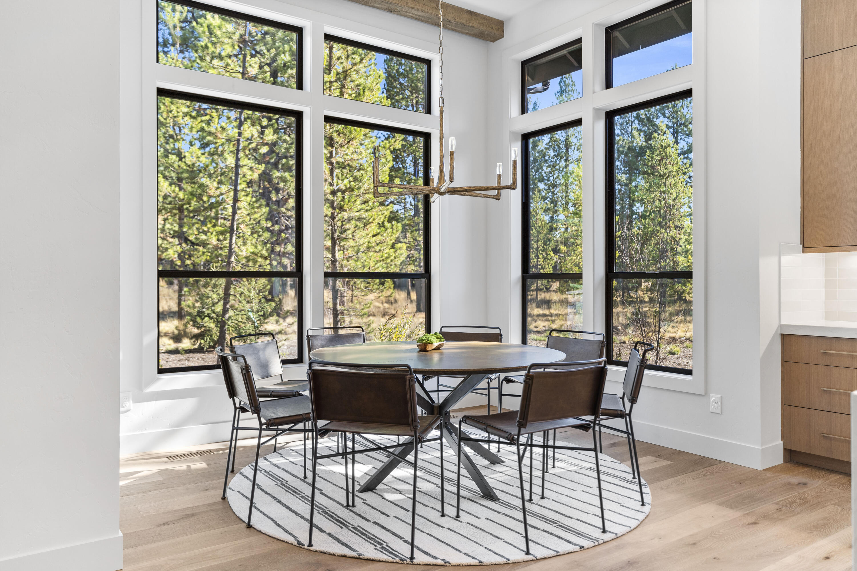 56500 Sunstone Loop, Unit 161 Bend, OR 97707 - Photo 8 of 64 Eating Area