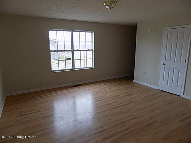 2171 Lebanon Ridge Road Frankfort, KY 40601 - Photo 14 of 18 DSCN9527