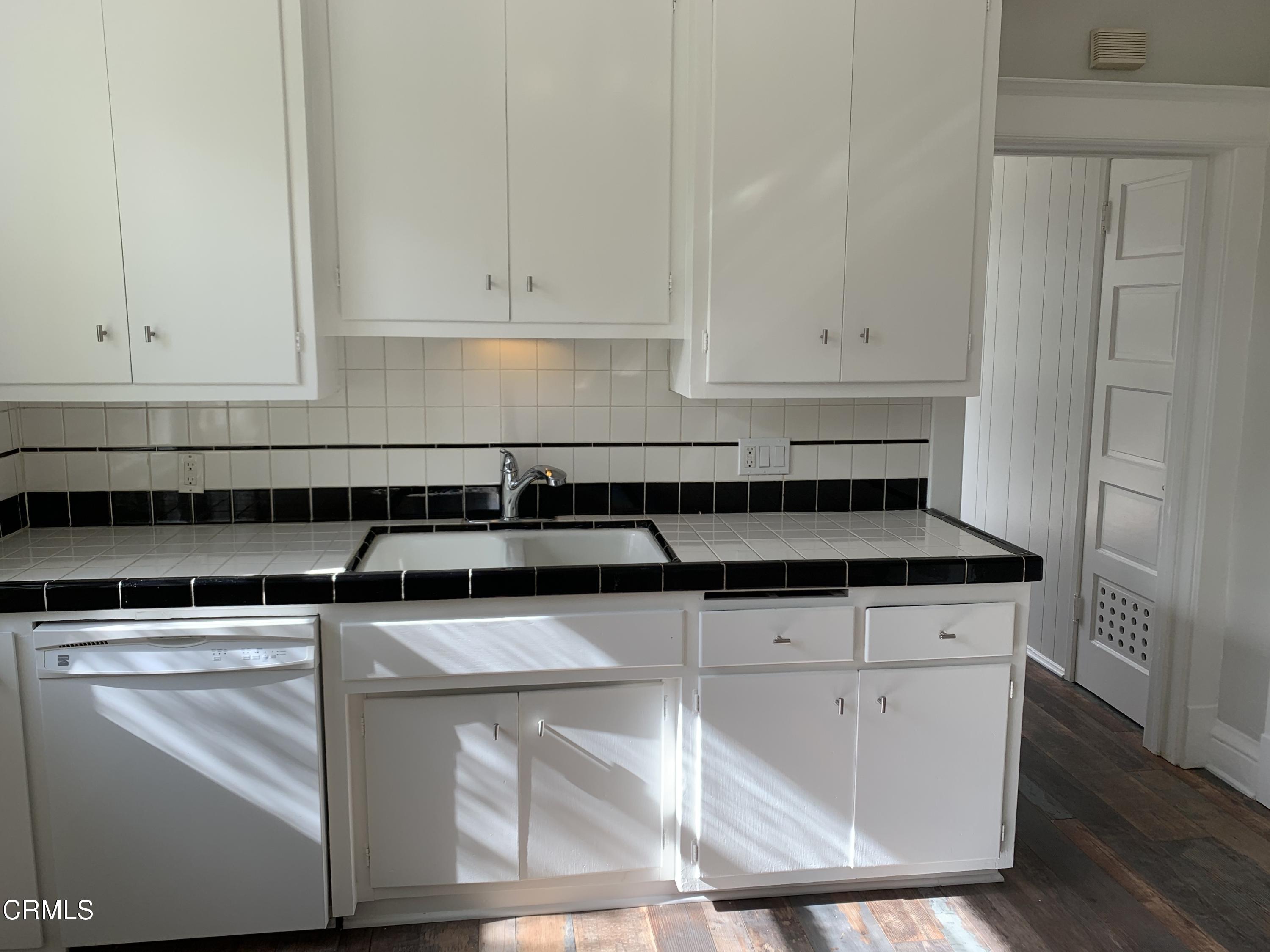 711 Magnolia Avenue Pasadena, CA 91106 - Photo 11 of 22 IMG_1491