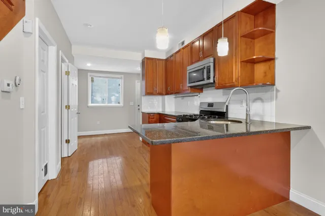 $2,095 | 1304 South Fairhill Street, Philadelphia, PA 19147