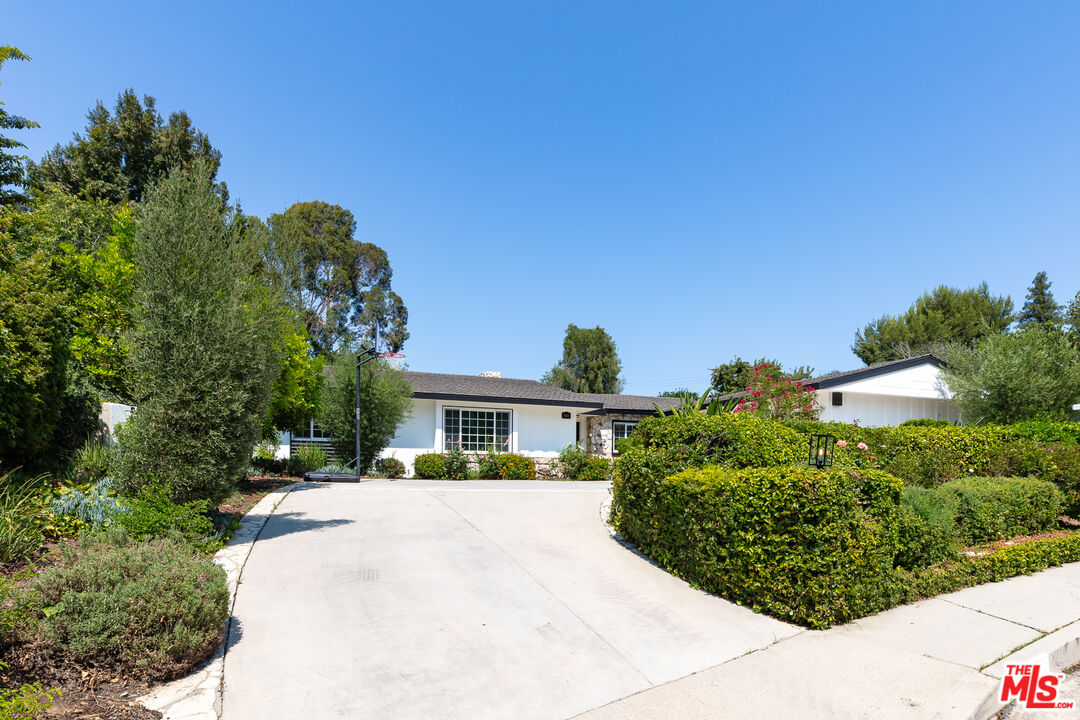16661 Adlon Road Encino, CA 91436 - Photo 1 of 18 Gallery Image 1