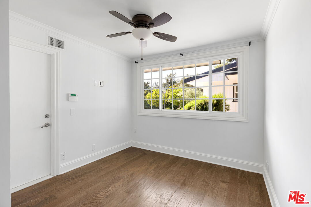 16661 Adlon Road Encino, CA 91436 - Photo 12 of 18 Gallery Image 12