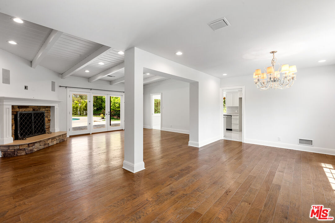 16661 Adlon Road Encino, CA 91436 - Photo 4 of 18 Gallery Image 4
