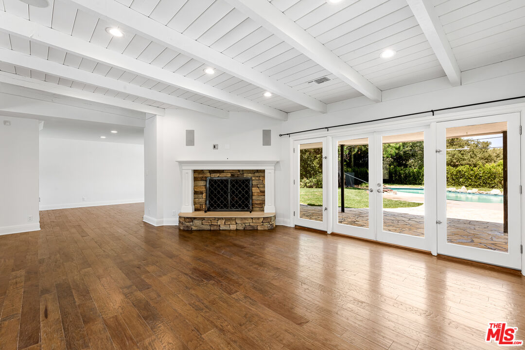 16661 Adlon Road Encino, CA 91436 - Photo 6 of 18 Gallery Image 6