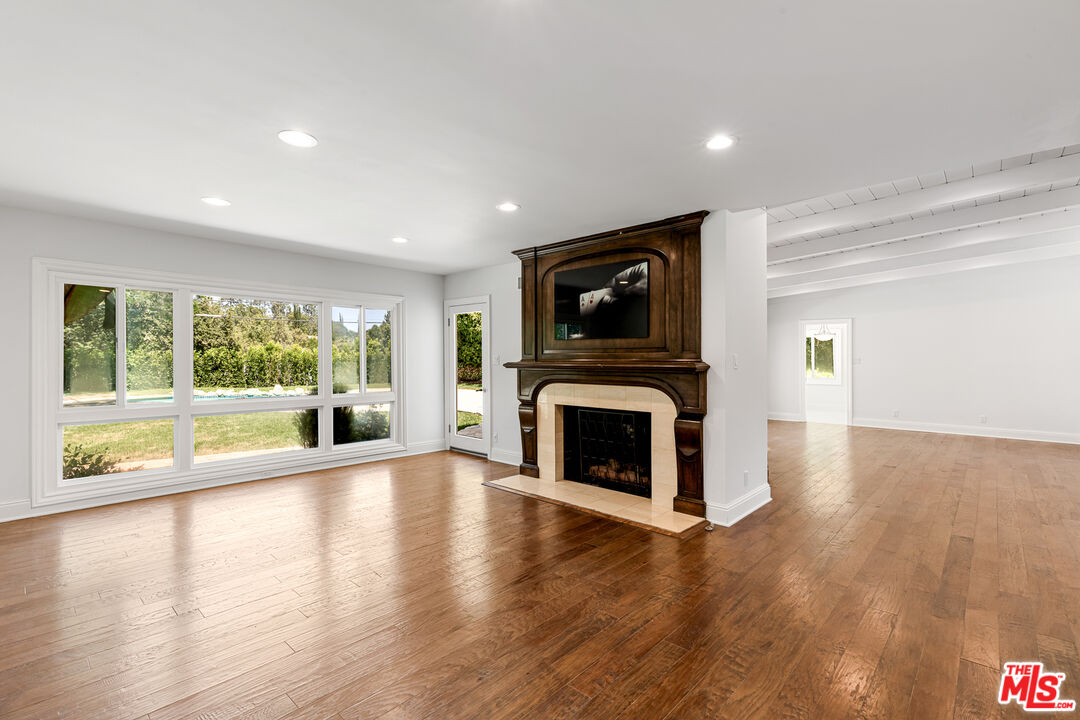 16661 Adlon Road Encino, CA 91436 - Photo 7 of 18 Gallery Image 7