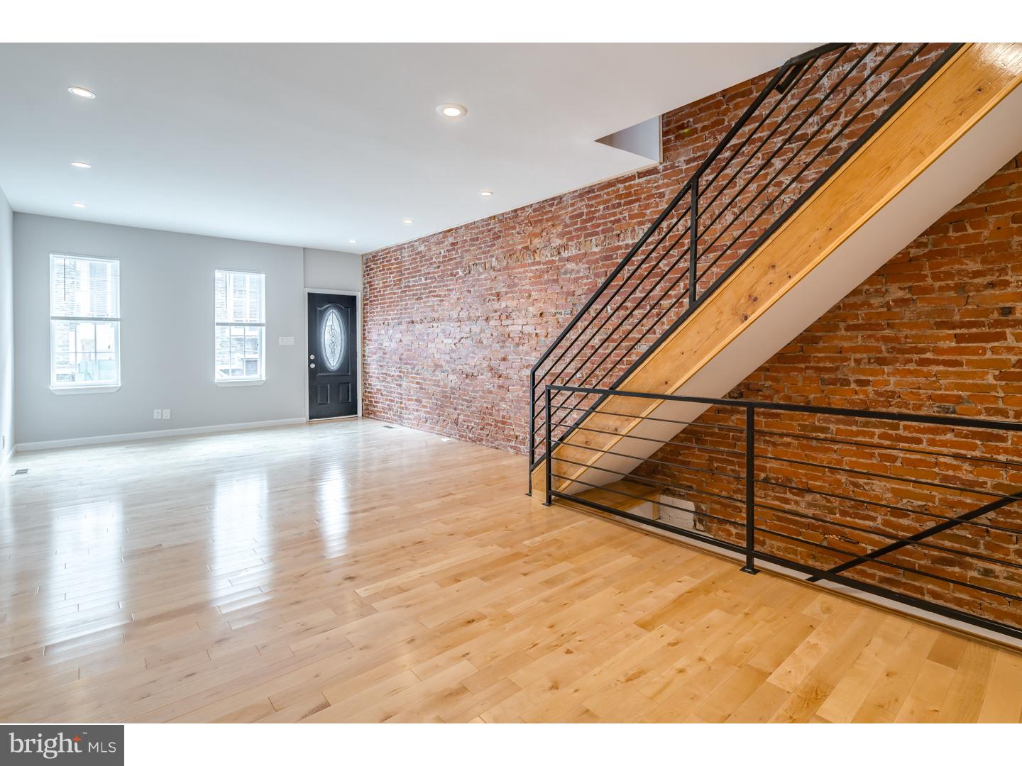 2105 Tasker Street Philadelphia, PA 19145 - Photo 4 of 21