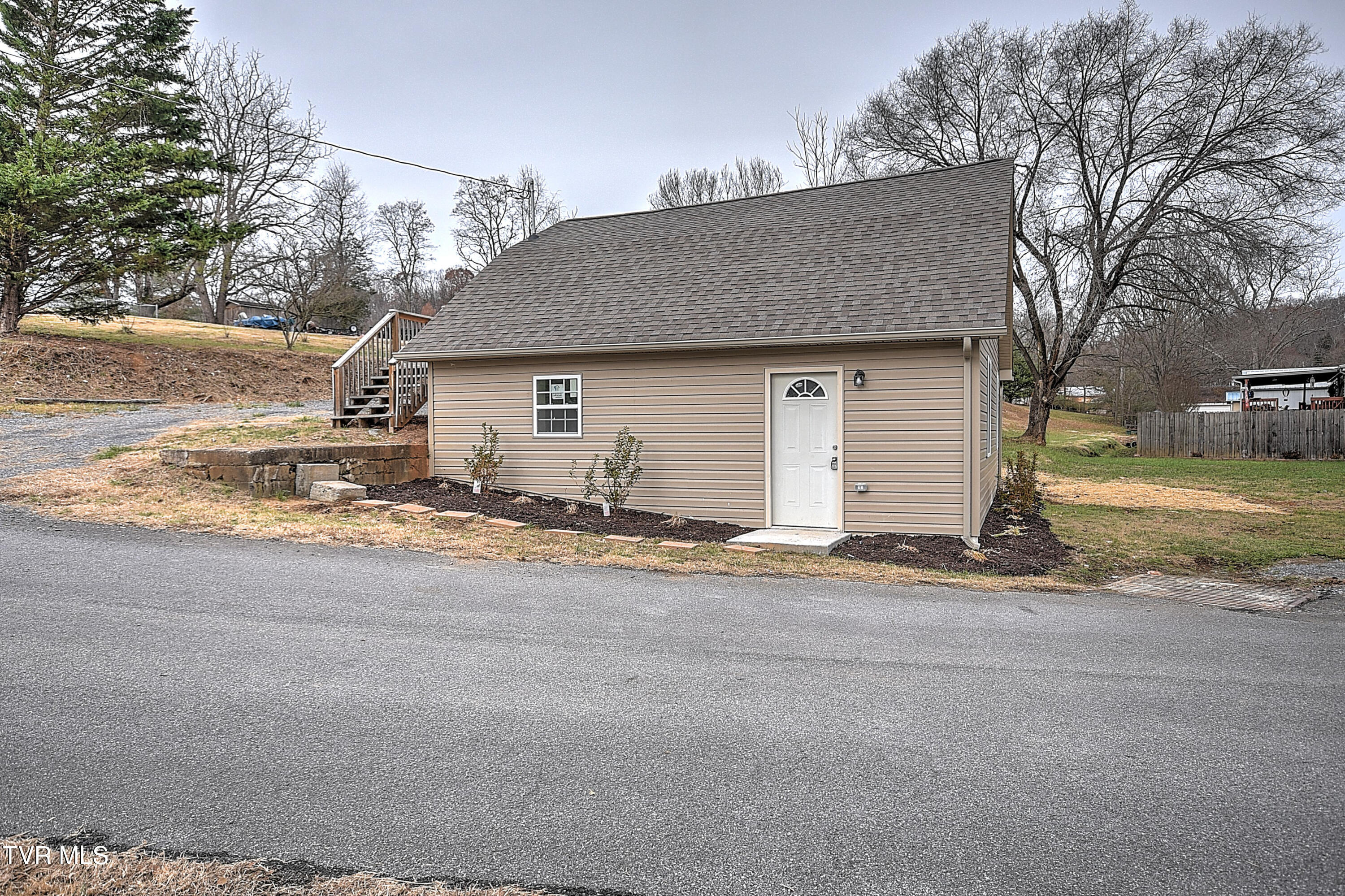 400 Lucy Road Kingsport, TN 37660 - Photo 2 of 39 400 Lucy CP-3