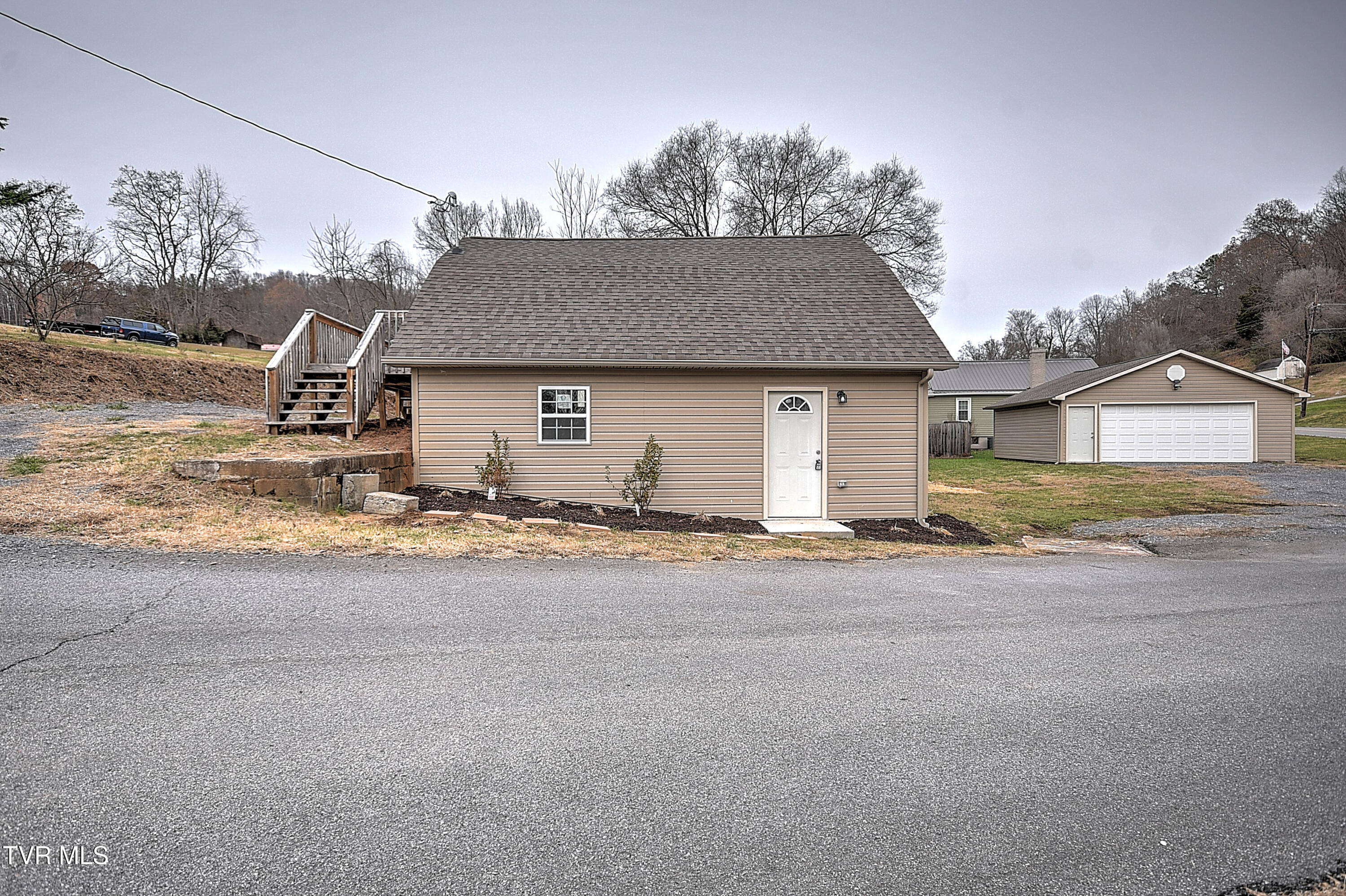 400 Lucy Road Kingsport, TN 37660 - Photo 3 of 39 400 Lucy CP-4