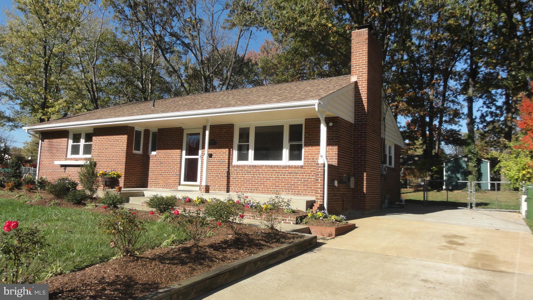 5400 Charlottesville Road Springfield, VA 22151 - Photo 2 of 30 Exterior (Front)