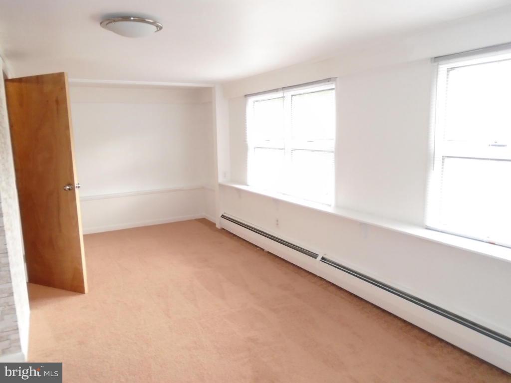 322 Irving Road York, PA 17403 - Photo 13 of 22 Gallery Image 13