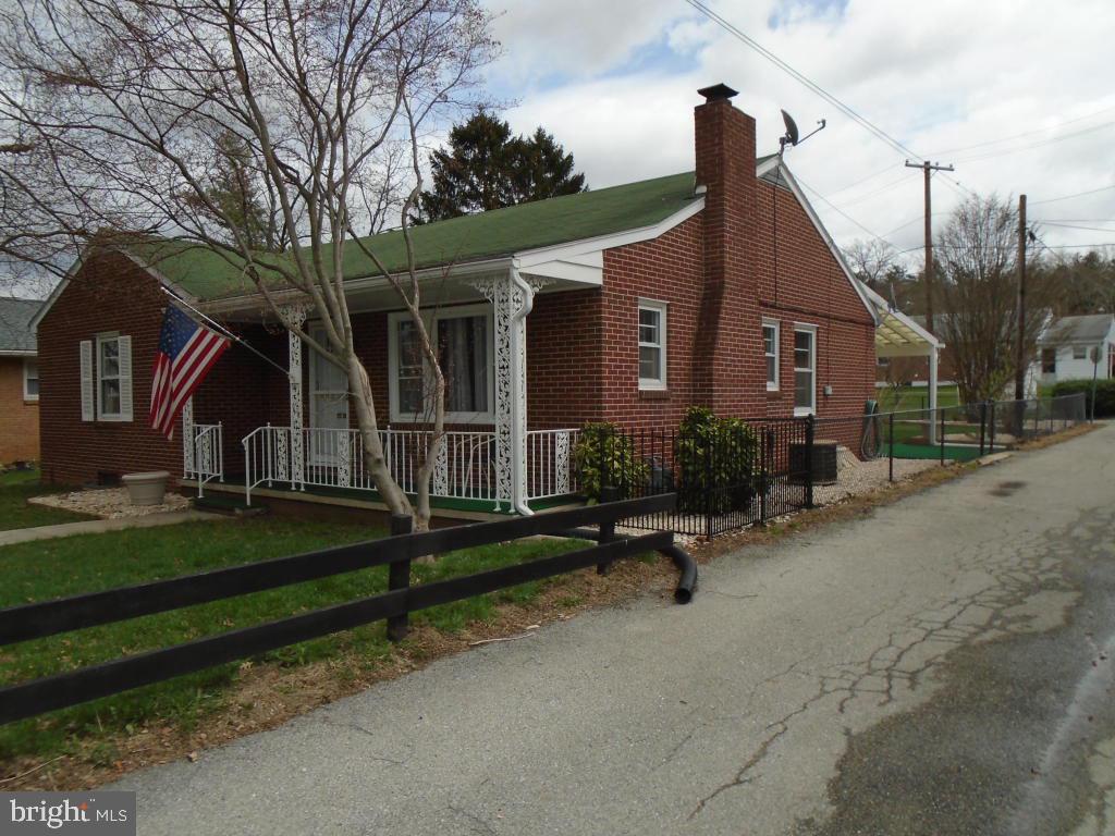 322 Irving Road York, PA 17403 - Photo 2 of 22 Gallery Image 2
