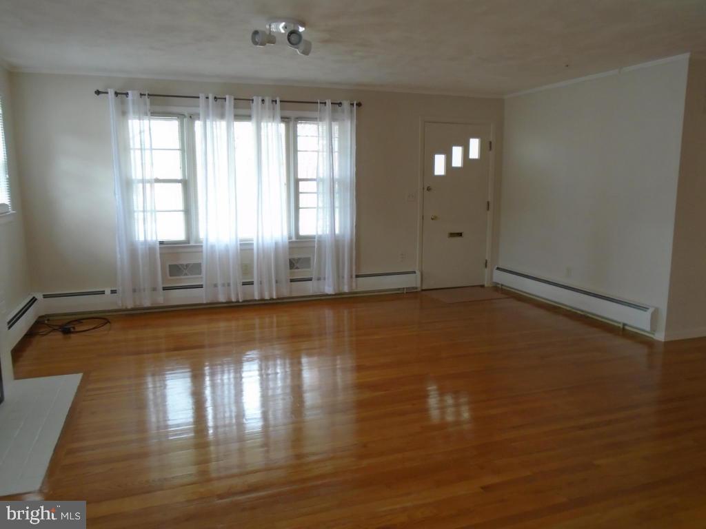 322 Irving Road York, PA 17403 - Photo 6 of 22 Gallery Image 6