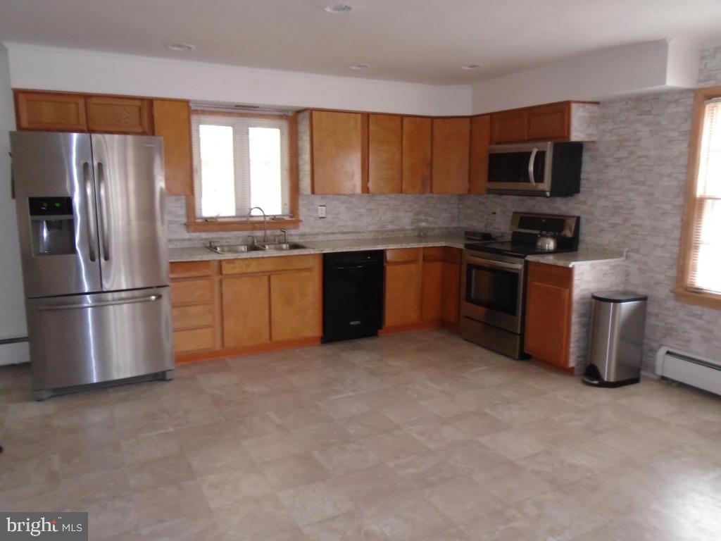 322 Irving Road York, PA 17403 - Photo 7 of 22 Gallery Image 7