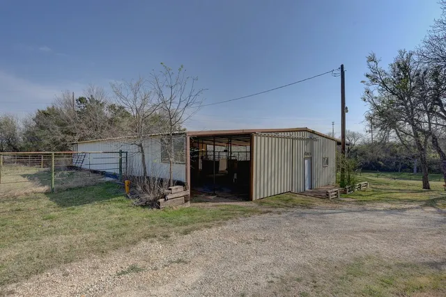 $685,000 | 190 Cr 3198 Valley Mills, Valley Mills, TX 76689